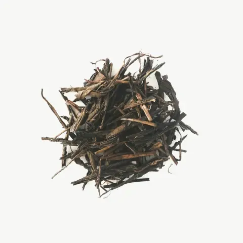 Roasted hojicha leaves and stems, browned in the kiln